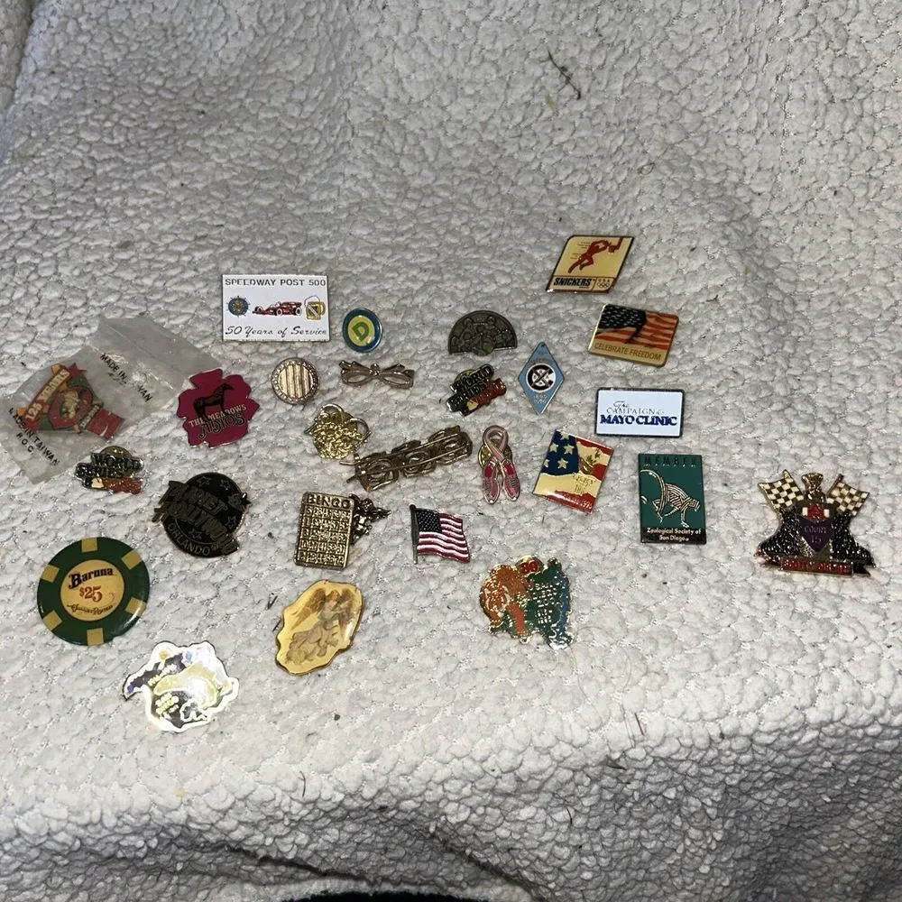 Vintage Pin Back &‎ Enamel Pin Lot 80s-90s San Diego Zoo World Series Masons C2